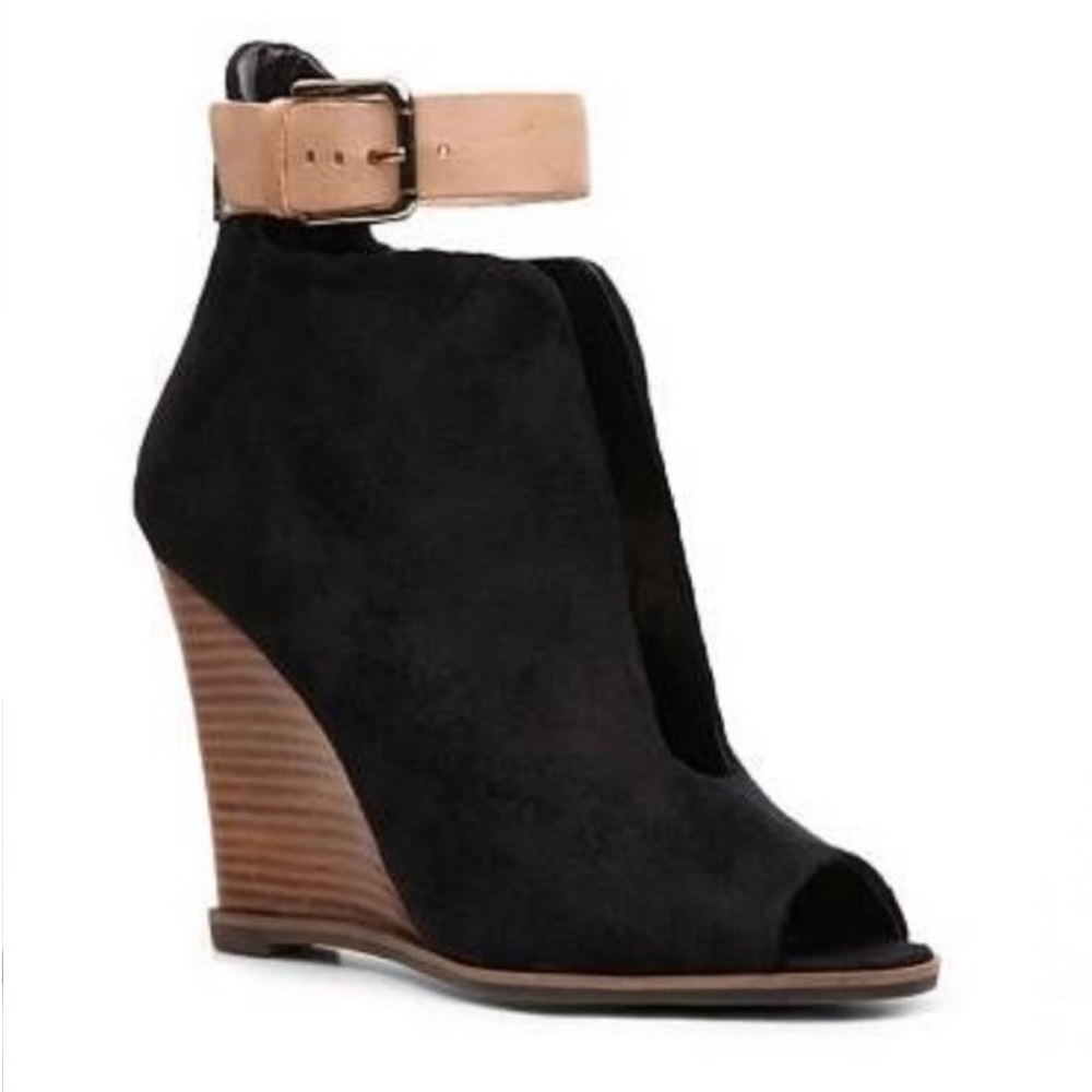 Zigi Soho | Black & Tan Wedge Heel Ankle Booties